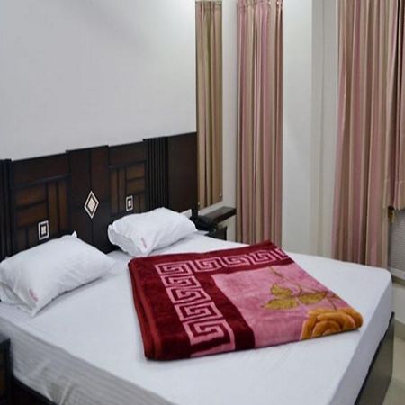 Park Land Hotel Haldwāni Екстериор снимка
