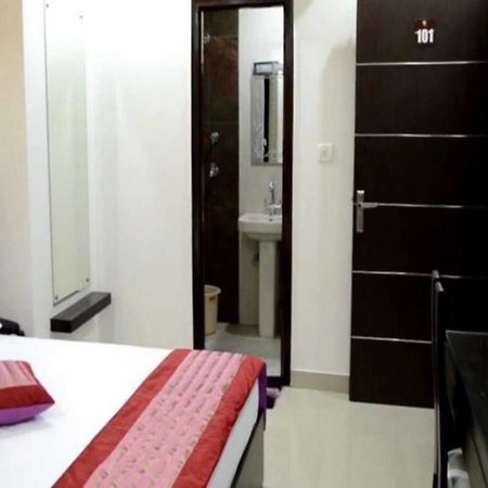 Park Land Hotel Haldwāni Екстериор снимка